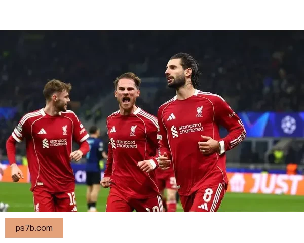 加克波拉起倒地科尔克茨，利物浦赛后握手展现足球温度与风度